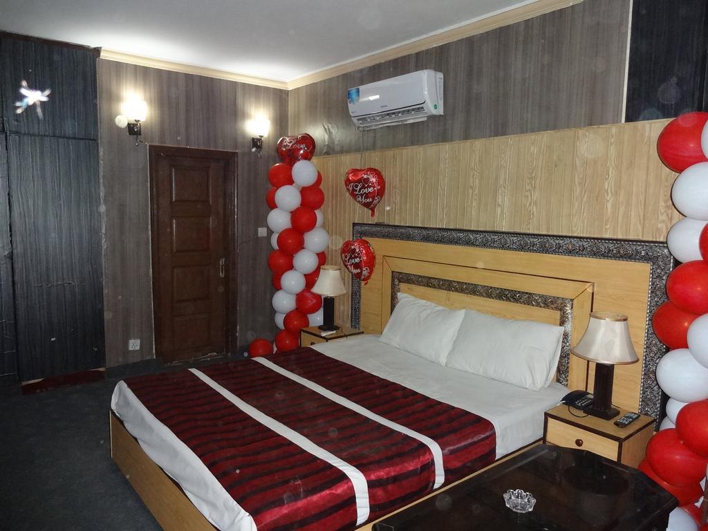 Safari Hotel Upper Mall Lahore Pokoj fotografie