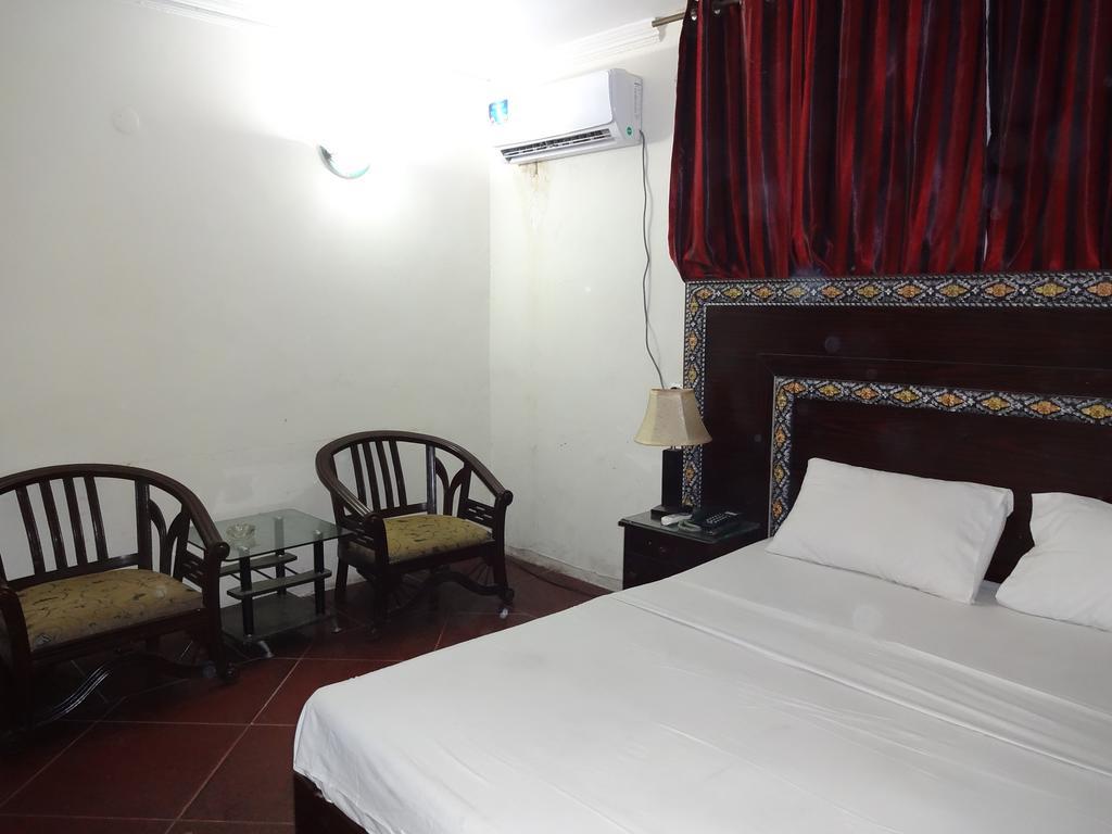 Safari Hotel Upper Mall Lahore Exteriér fotografie